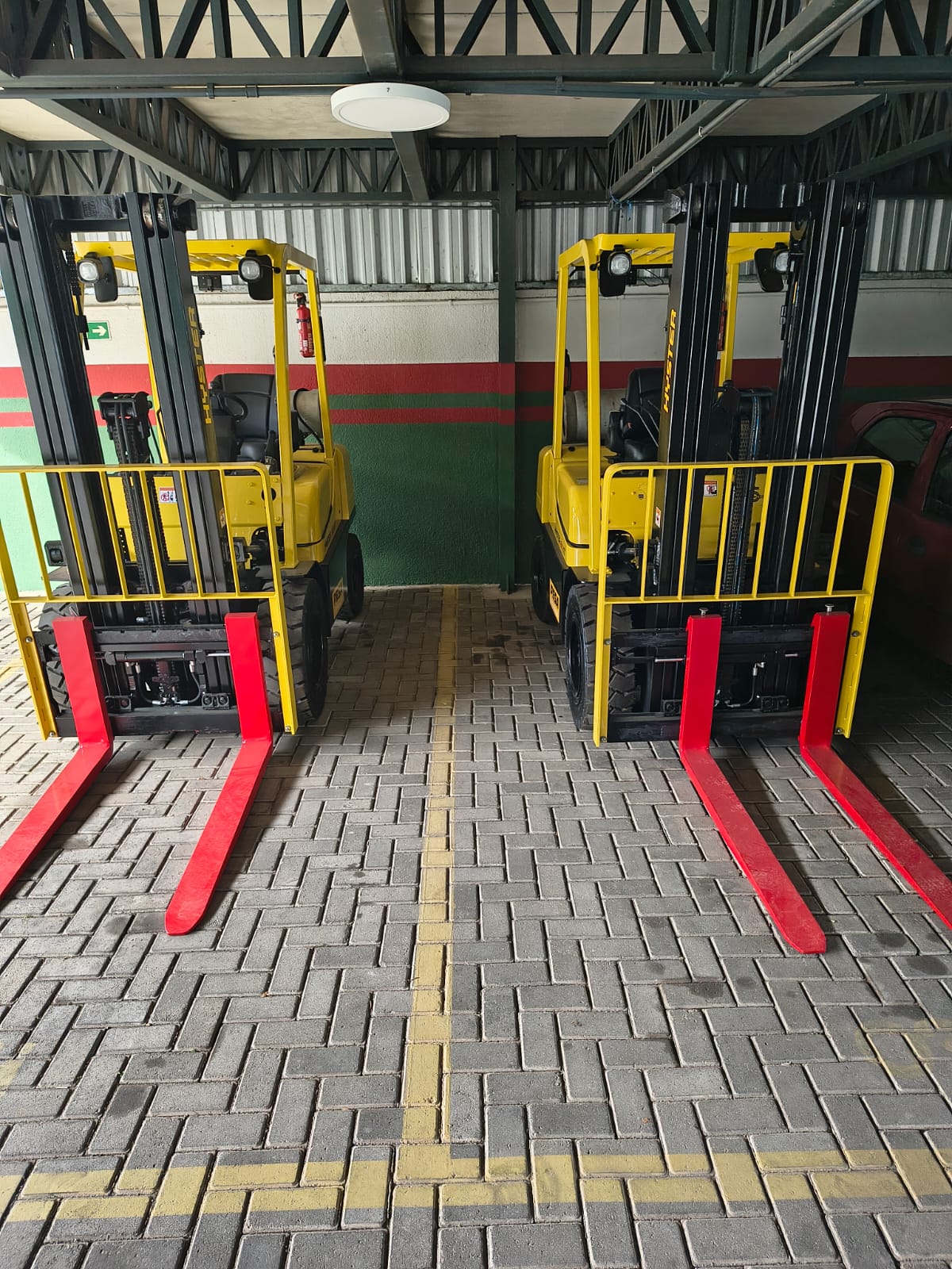 Instalações da LogTec Empilhadeiras - empresa especializada em aluguel de empilhadeiras